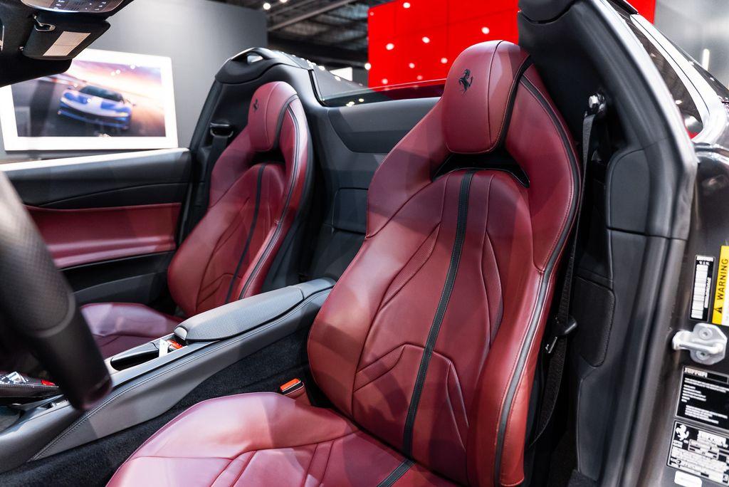 http://www.koenigseggchicago.com/galleria_images/163/163_p4_l.jpg