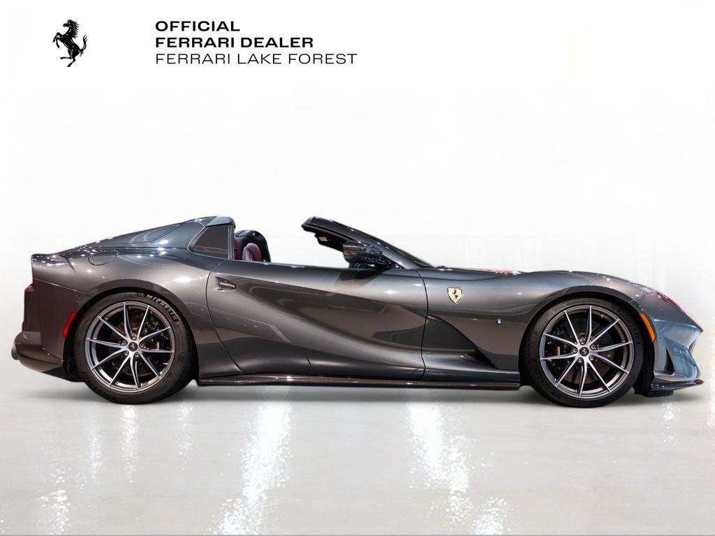 http://www.koenigseggchicago.com/galleria_images/163/163_p9_l.jpg