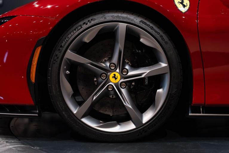 http://www.koenigseggchicago.com/galleria_images/164/164_p13_f.jpg