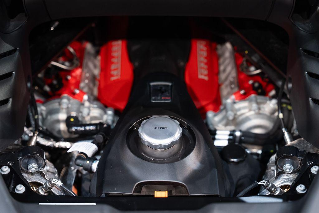 http://www.koenigseggchicago.com/galleria_images/164/164_p21_l.jpg