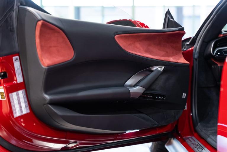 http://www.koenigseggchicago.com/galleria_images/164/164_p25_f.jpg