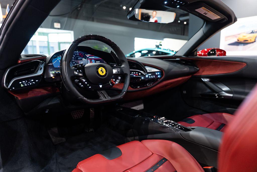 http://www.koenigseggchicago.com/galleria_images/164/164_p27_l.jpg