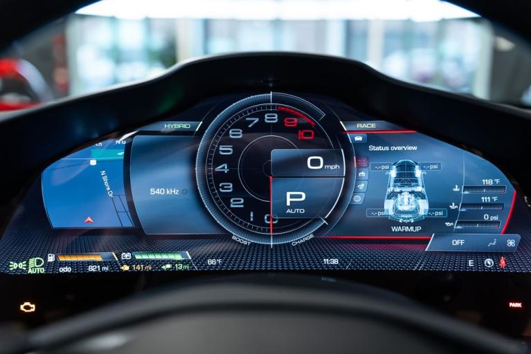 http://www.koenigseggchicago.com/galleria_images/164/164_p29_f.jpg