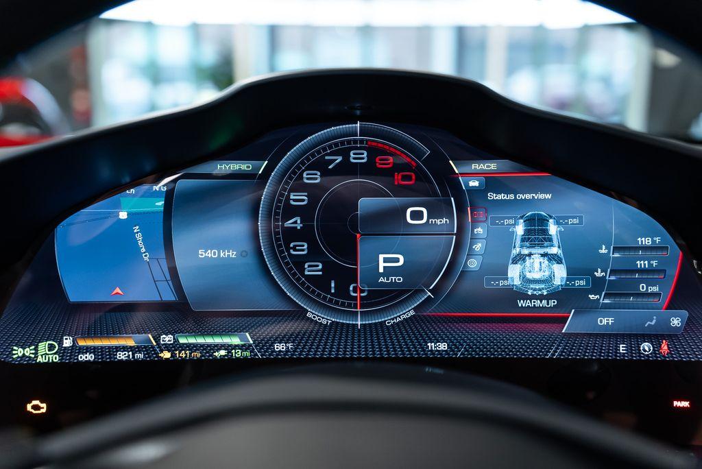 http://www.koenigseggchicago.com/galleria_images/164/164_p29_l.jpg