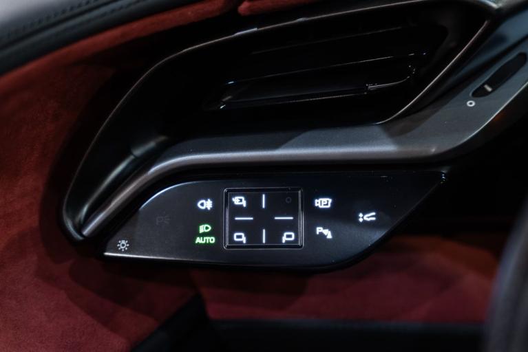 http://www.koenigseggchicago.com/galleria_images/164/164_p33_f.jpg