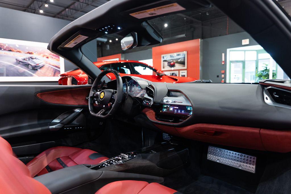 http://www.koenigseggchicago.com/galleria_images/164/164_p40_l.jpg