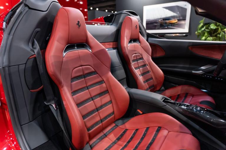 http://www.koenigseggchicago.com/galleria_images/164/164_p42_f.jpg
