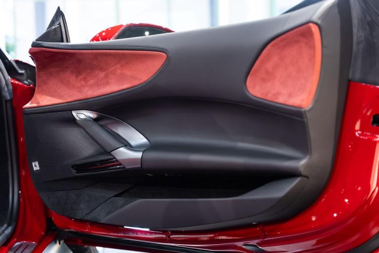 http://www.koenigseggchicago.com/galleria_images/164/164_p43_f.jpg