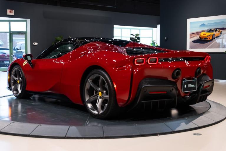 http://www.koenigseggchicago.com/galleria_images/164/164_p47_f.jpg
