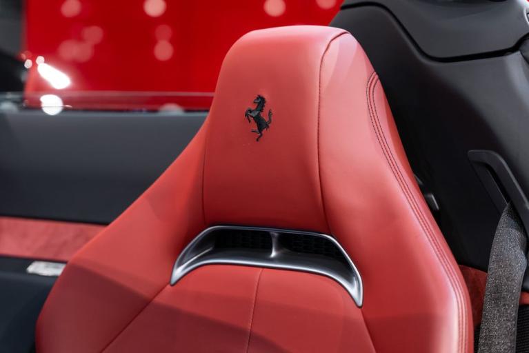 http://www.koenigseggchicago.com/galleria_images/164/164_p6_f.jpg