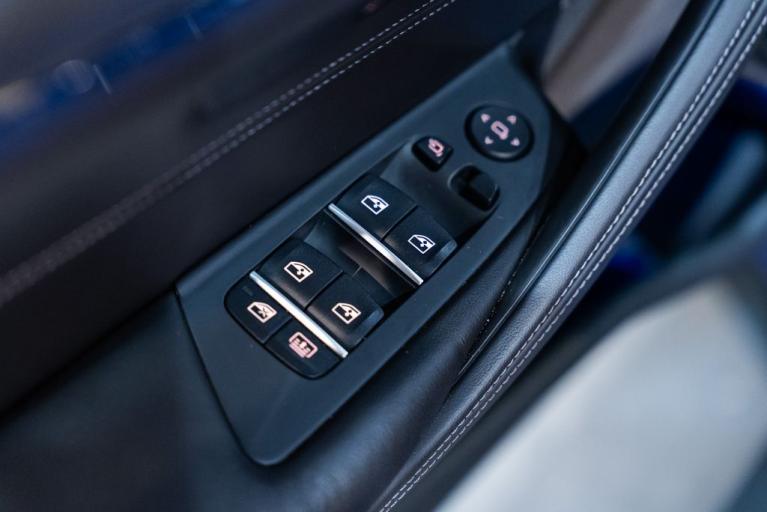 http://www.koenigseggchicago.com/galleria_images/165/165_p24_f.jpg