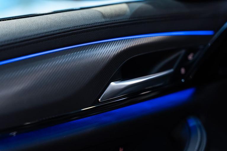 http://www.koenigseggchicago.com/galleria_images/165/165_p25_f.jpg