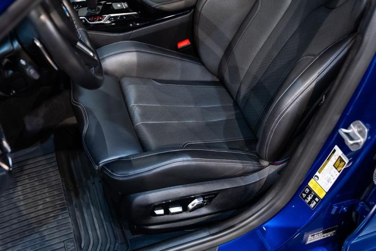 http://www.koenigseggchicago.com/galleria_images/165/165_p27_f.jpg