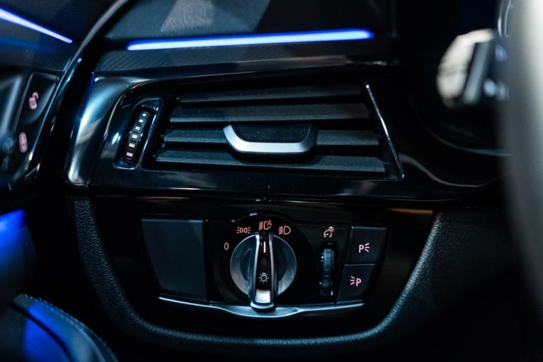 http://www.koenigseggchicago.com/galleria_images/165/165_p32_f.jpg