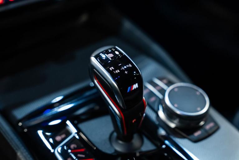 http://www.koenigseggchicago.com/galleria_images/165/165_p36_f.jpg