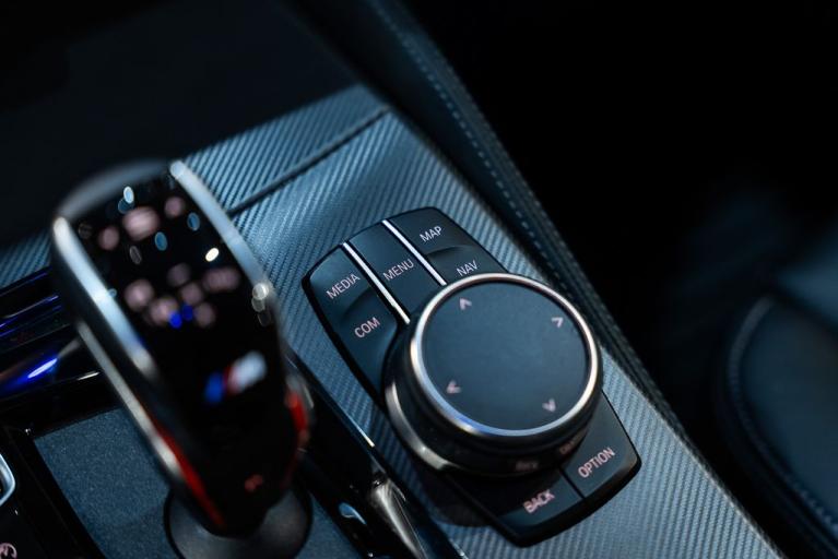http://www.koenigseggchicago.com/galleria_images/165/165_p39_f.jpg