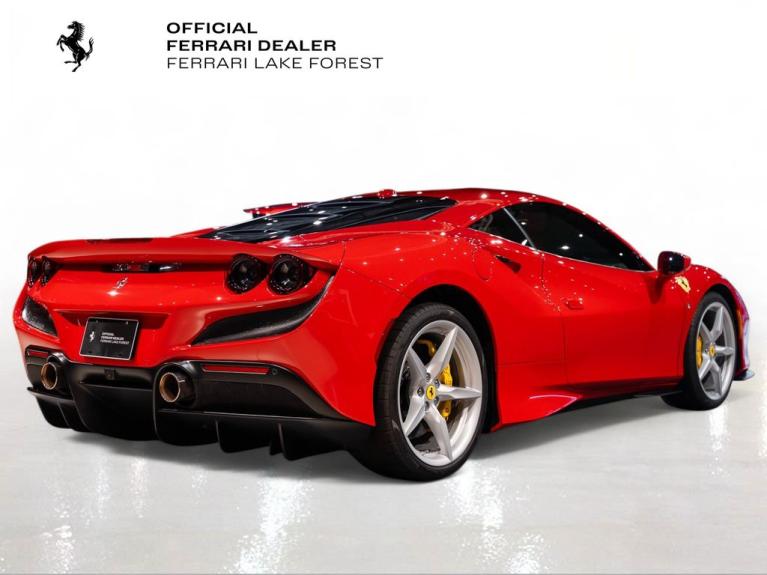 http://www.koenigseggchicago.com/galleria_images/166/166_p10_f.jpg
