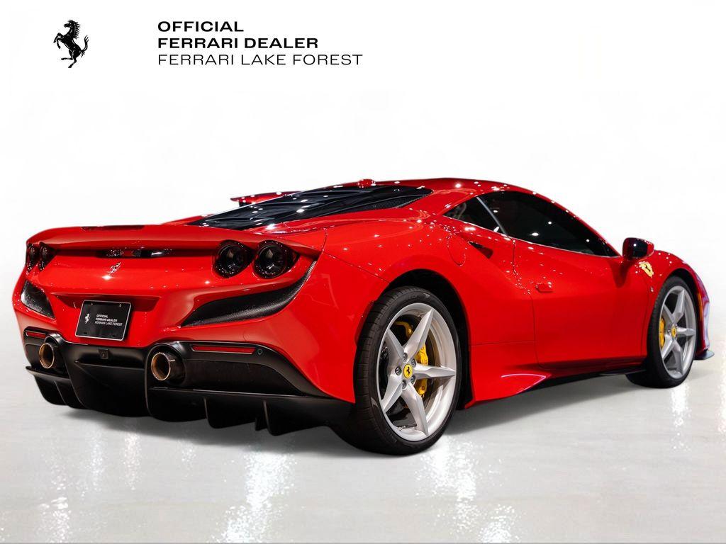 http://www.koenigseggchicago.com/galleria_images/166/166_p10_l.jpg