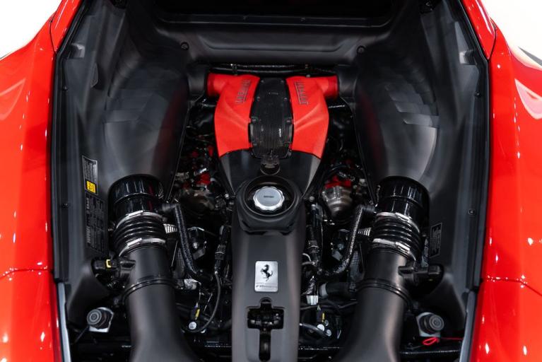 http://www.koenigseggchicago.com/galleria_images/166/166_p18_f.jpg