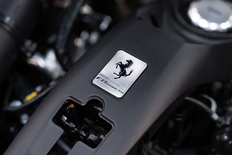 http://www.koenigseggchicago.com/galleria_images/166/166_p20_f.jpg
