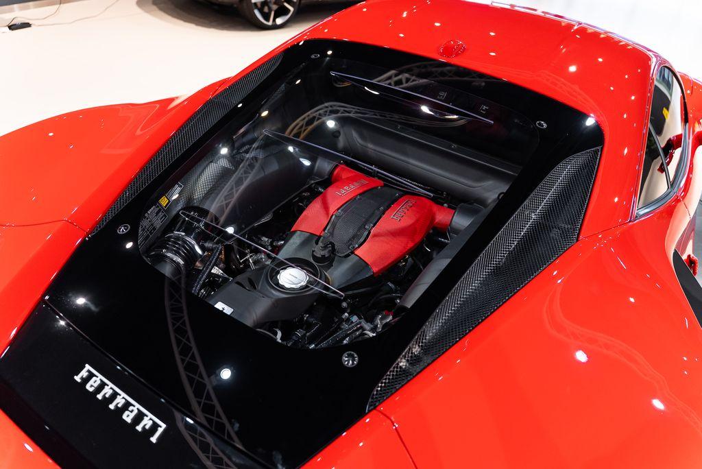http://www.koenigseggchicago.com/galleria_images/166/166_p21_l.jpg