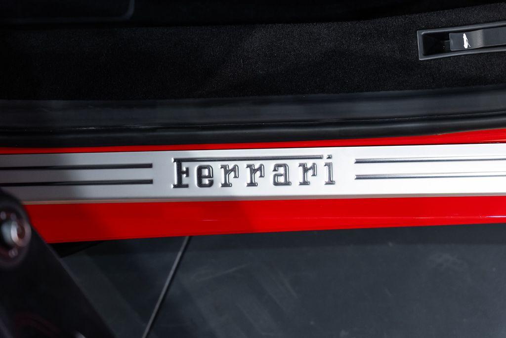 http://www.koenigseggchicago.com/galleria_images/166/166_p25_l.jpg