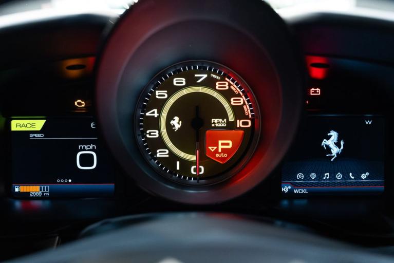 http://www.koenigseggchicago.com/galleria_images/166/166_p28_f.jpg