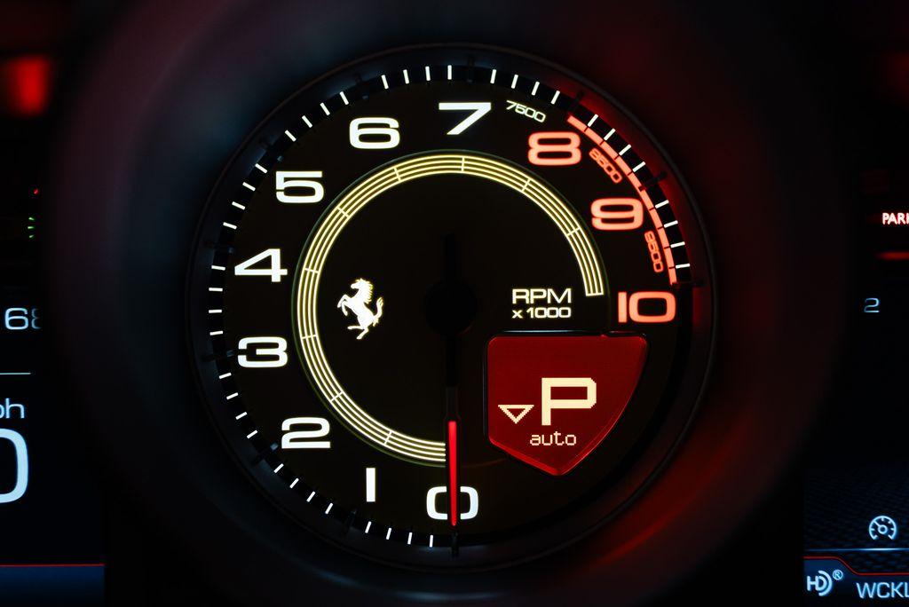 http://www.koenigseggchicago.com/galleria_images/166/166_p29_l.jpg