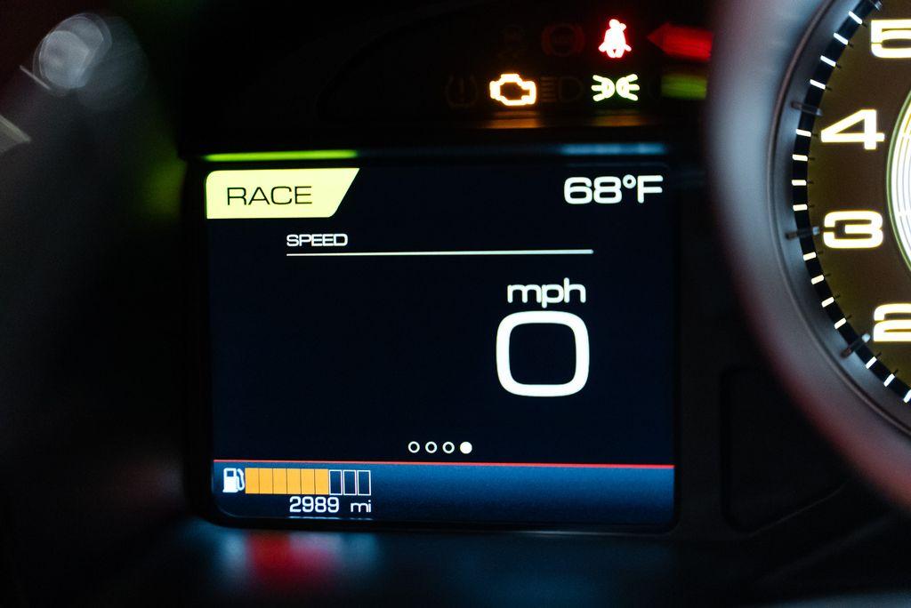 http://www.koenigseggchicago.com/galleria_images/166/166_p30_l.jpg