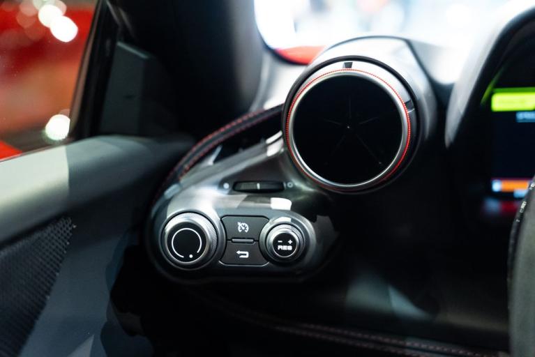 http://www.koenigseggchicago.com/galleria_images/166/166_p32_f.jpg