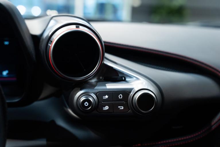 http://www.koenigseggchicago.com/galleria_images/166/166_p33_f.jpg