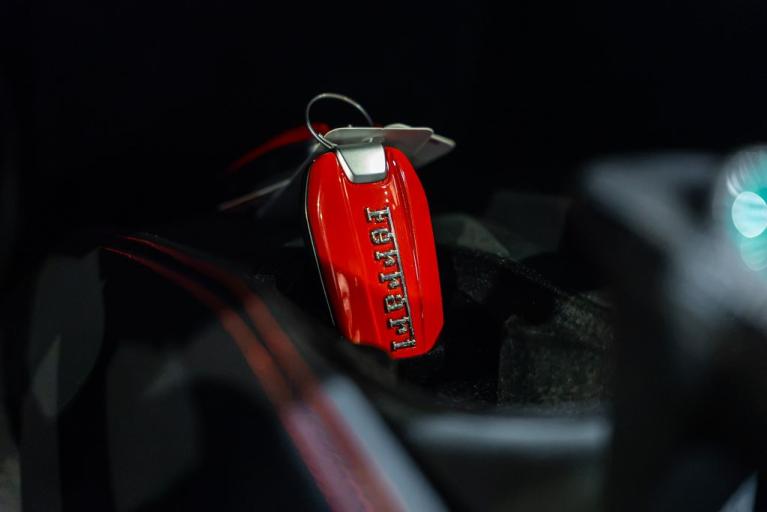 http://www.koenigseggchicago.com/galleria_images/166/166_p38_f.jpg