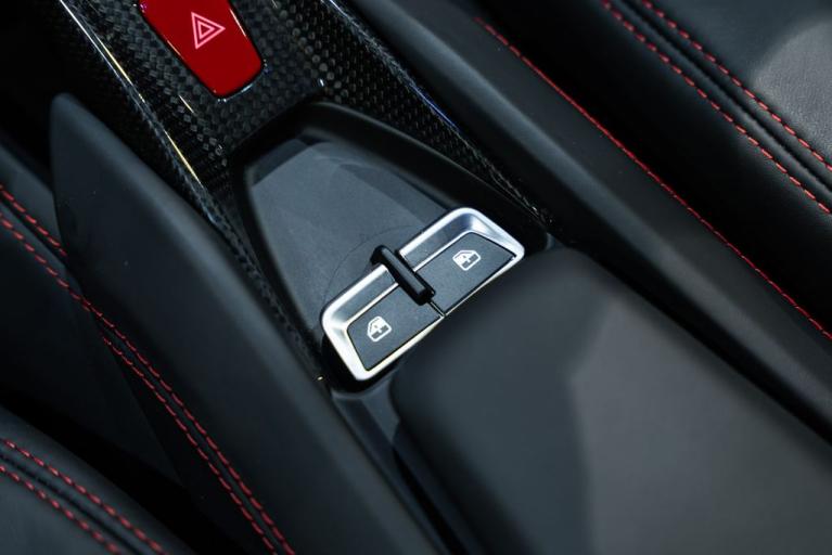 http://www.koenigseggchicago.com/galleria_images/166/166_p40_f.jpg