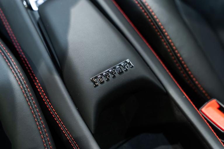 http://www.koenigseggchicago.com/galleria_images/166/166_p41_f.jpg