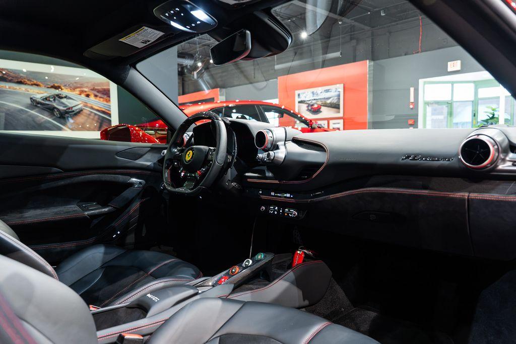 http://www.koenigseggchicago.com/galleria_images/166/166_p45_l.jpg