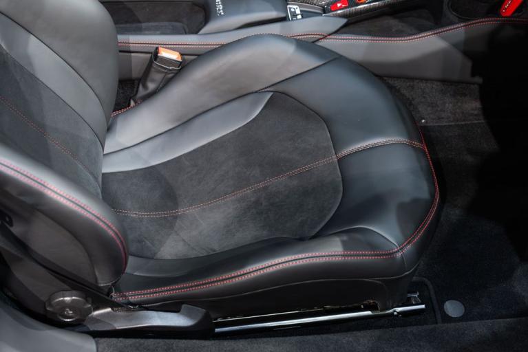 http://www.koenigseggchicago.com/galleria_images/166/166_p46_f.jpg