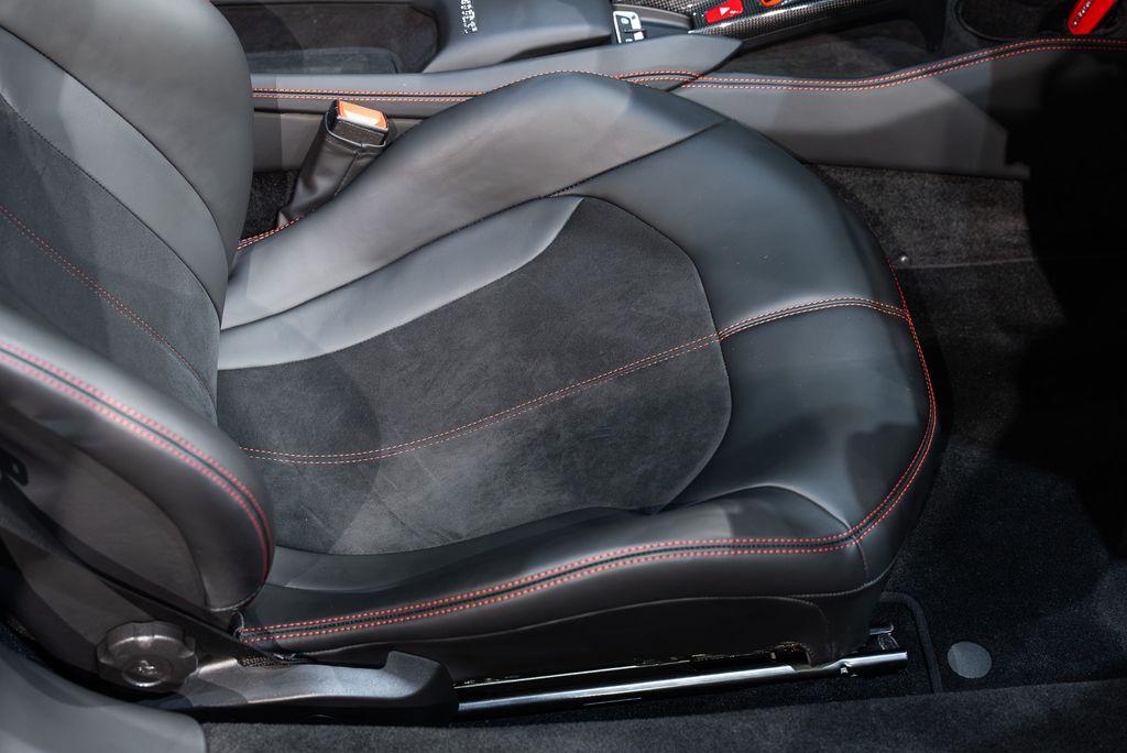 http://www.koenigseggchicago.com/galleria_images/166/166_p46_l.jpg
