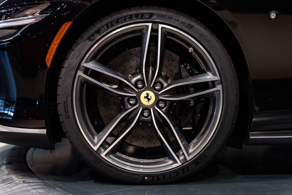 http://www.koenigseggchicago.com/galleria_images/167/167_p13_l.jpg