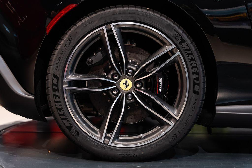 http://www.koenigseggchicago.com/galleria_images/167/167_p15_l.jpg