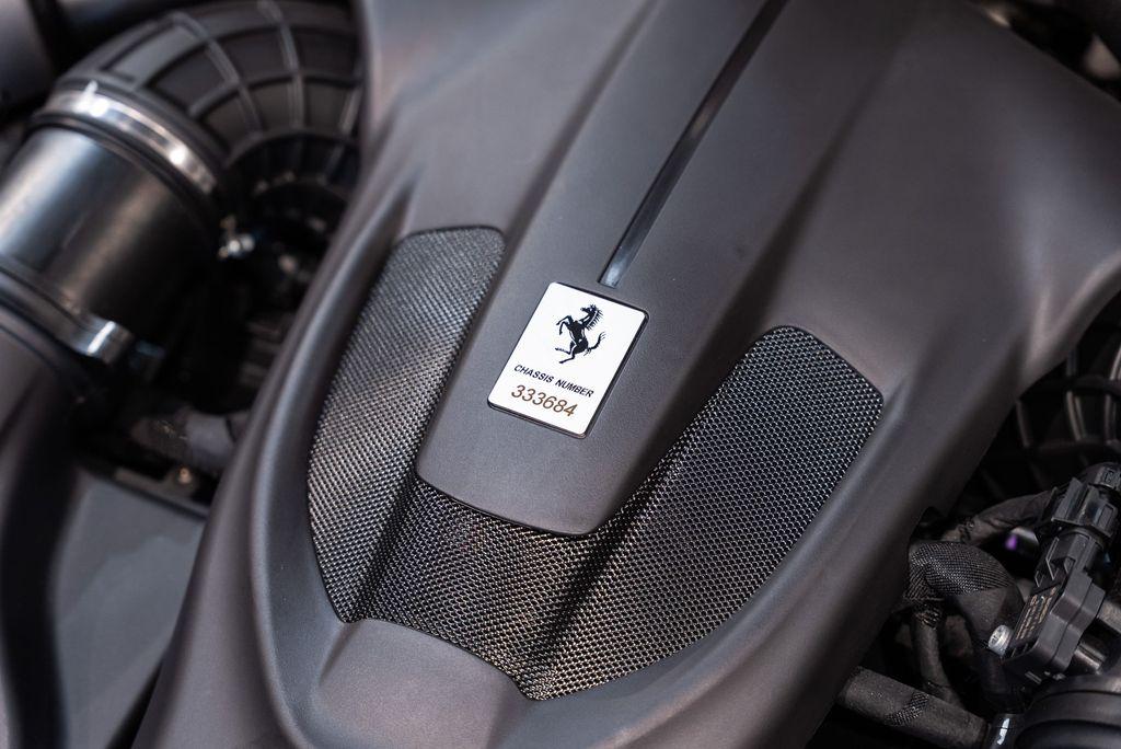 http://www.koenigseggchicago.com/galleria_images/167/167_p20_l.jpg