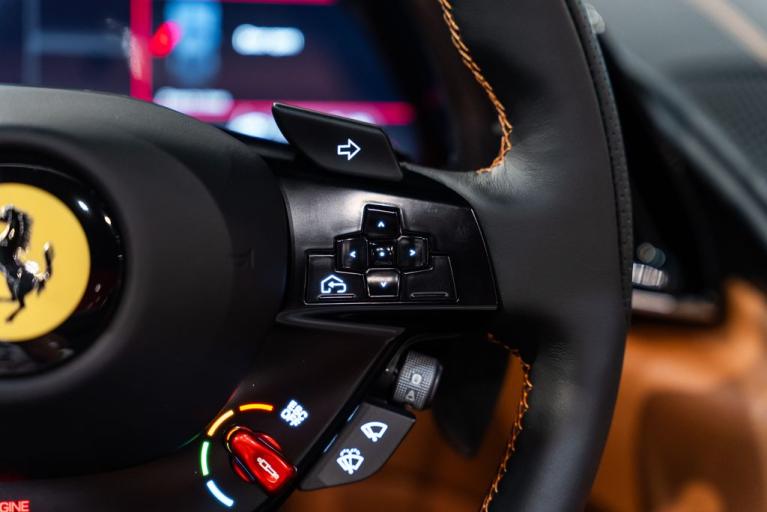 http://www.koenigseggchicago.com/galleria_images/167/167_p28_f.jpg
