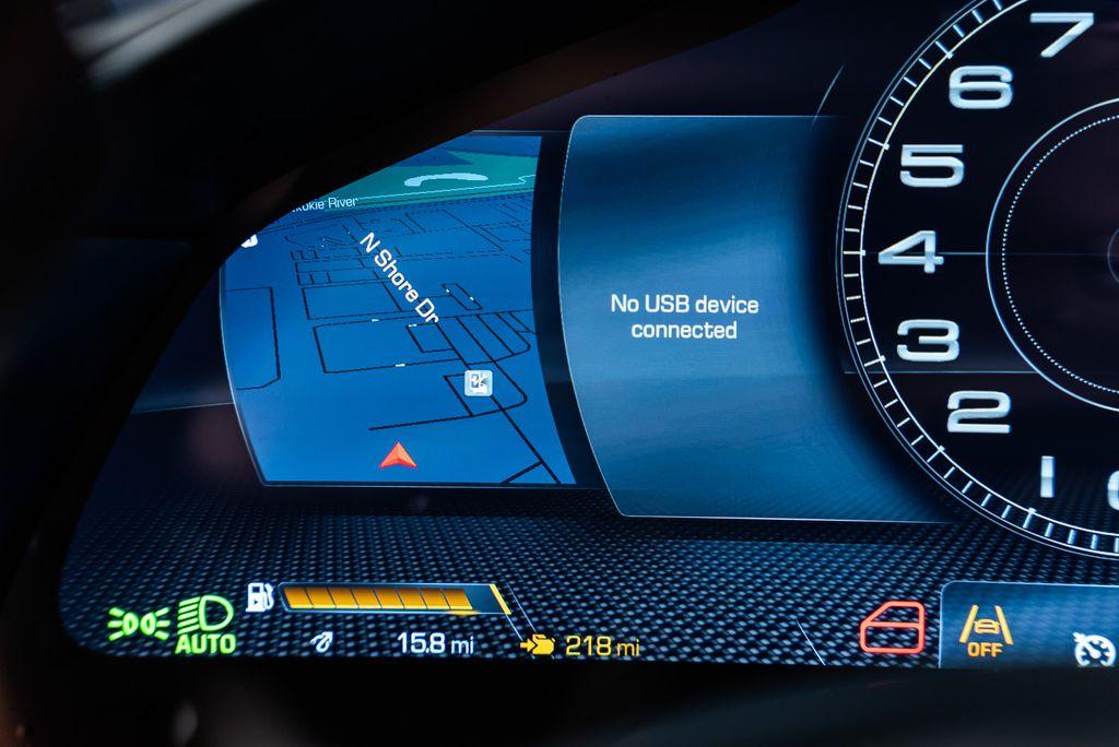 http://www.koenigseggchicago.com/galleria_images/167/167_p32_l.jpg