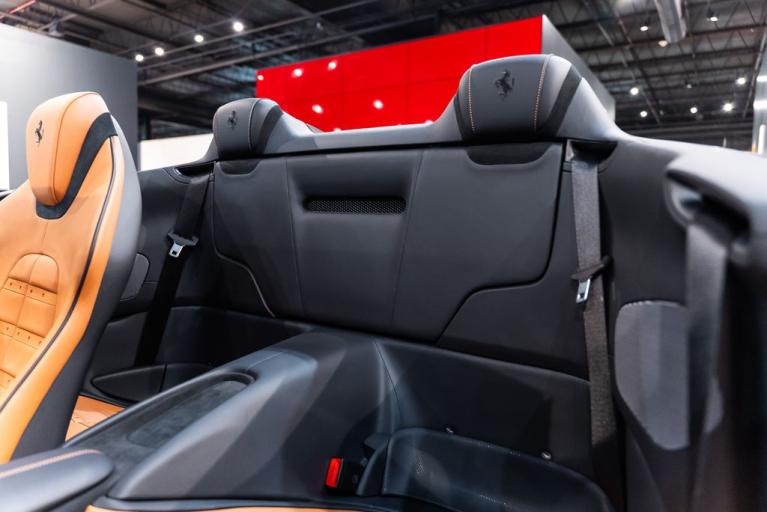 http://www.koenigseggchicago.com/galleria_images/167/167_p38_f.jpg