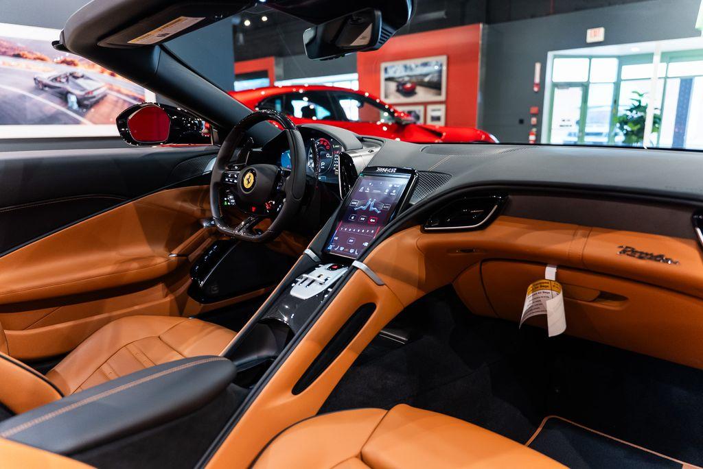 http://www.koenigseggchicago.com/galleria_images/167/167_p40_l.jpg