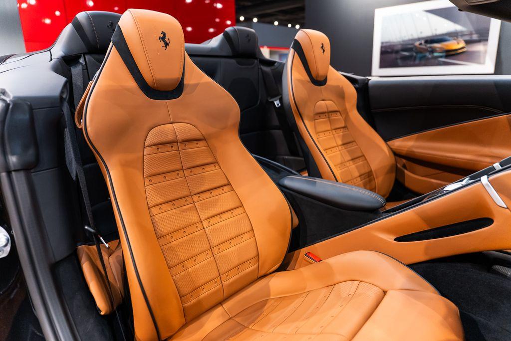 http://www.koenigseggchicago.com/galleria_images/167/167_p44_l.jpg