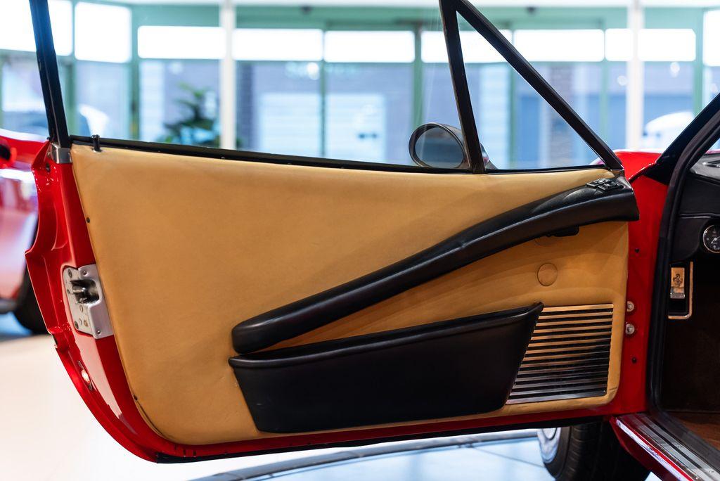http://www.koenigseggchicago.com/galleria_images/168/168_p30_l.jpg