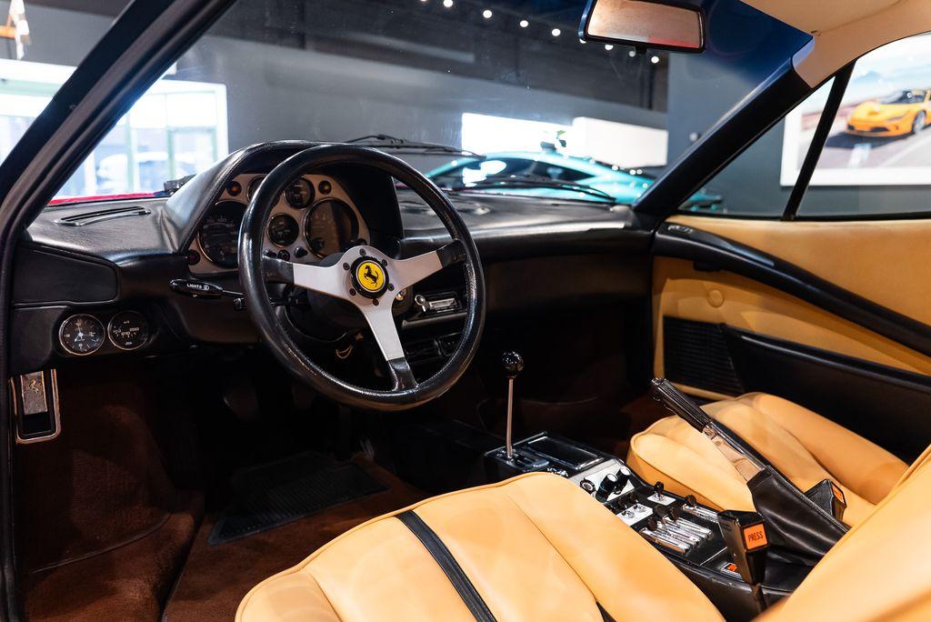 http://www.koenigseggchicago.com/galleria_images/168/168_p33_l.jpg