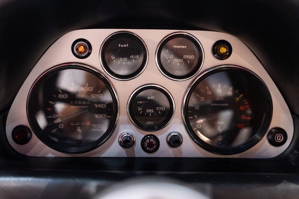 http://www.koenigseggchicago.com/galleria_images/168/168_p38_l.jpg