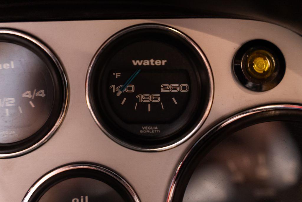 http://www.koenigseggchicago.com/galleria_images/168/168_p43_l.jpg
