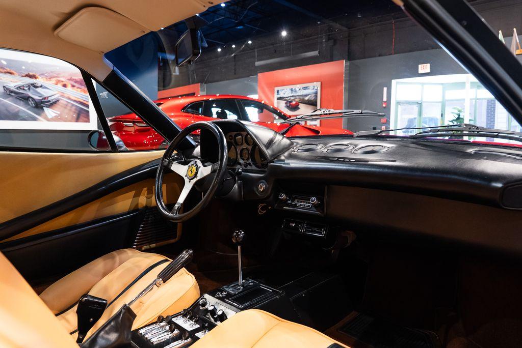 http://www.koenigseggchicago.com/galleria_images/168/168_p59_l.jpg